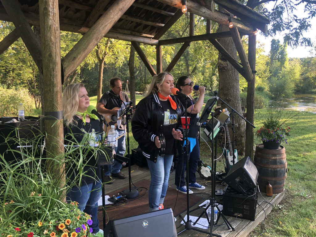  - Gin & Tonix Live Music Band - Gin & Tonix - Music - Music Band - Pub Music Live - Live Music