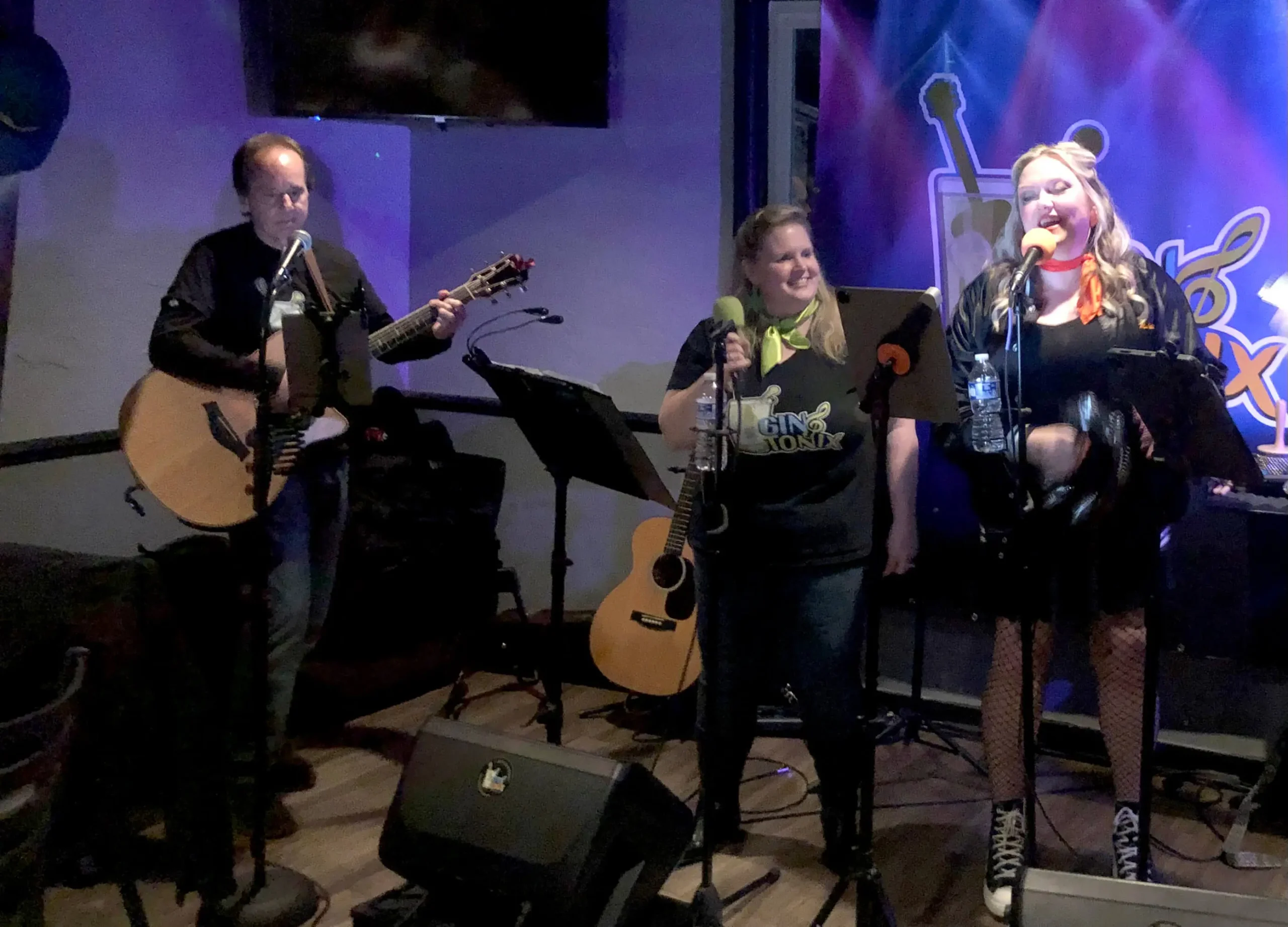  - Gin & Tonix Live Music Band - Gin & Tonix - Music - Music Band - Pub Music Live - Live Music